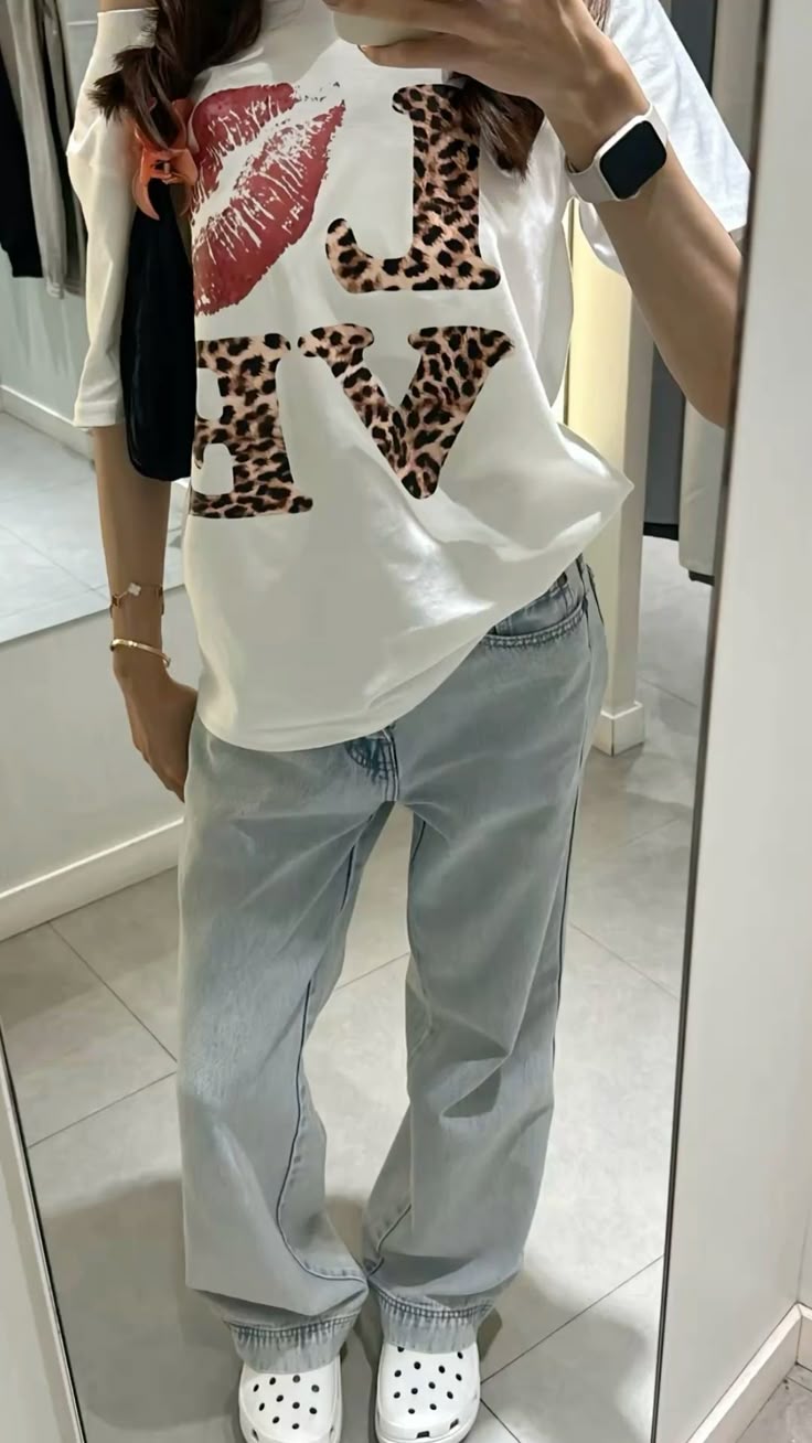 wild love Women's Classic Tee