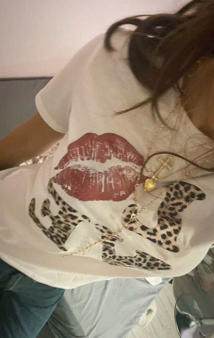 wild love Women's Classic Tee